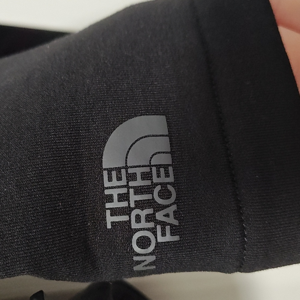 The North Face Women’s thermal 3-D pull over Size Small - Picture 9 of 12